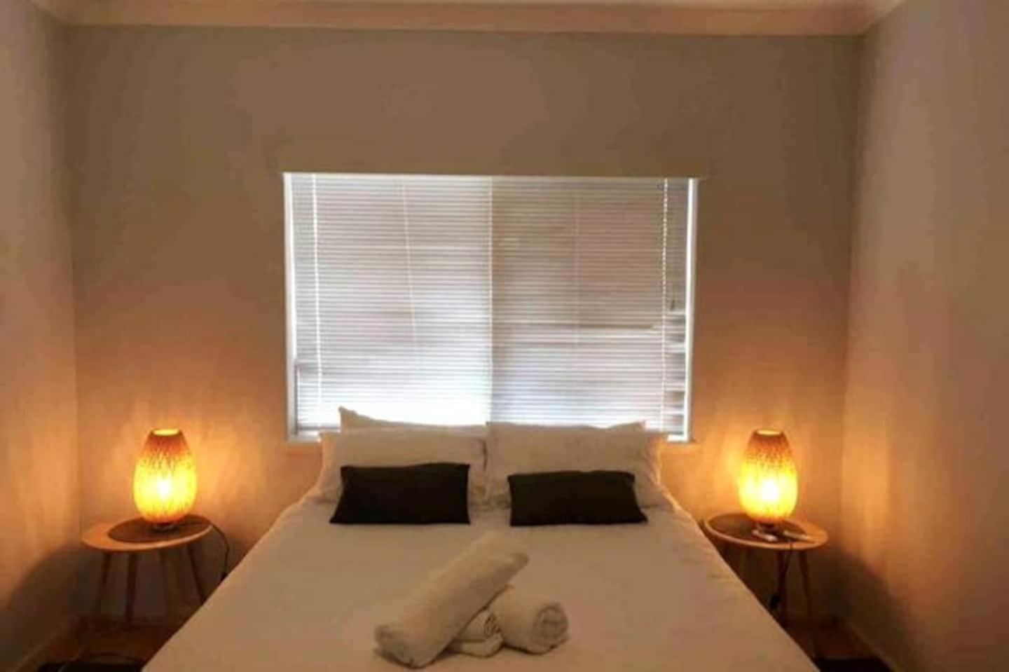 Acacia Holiday Or Business Stay - Quiet Location Perth Bagian luar foto